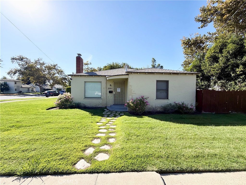 2201 F, Merced, CA 95340