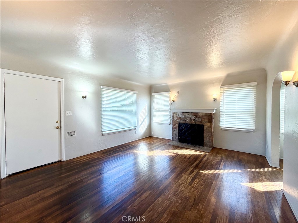2201 F, Merced, CA 95340