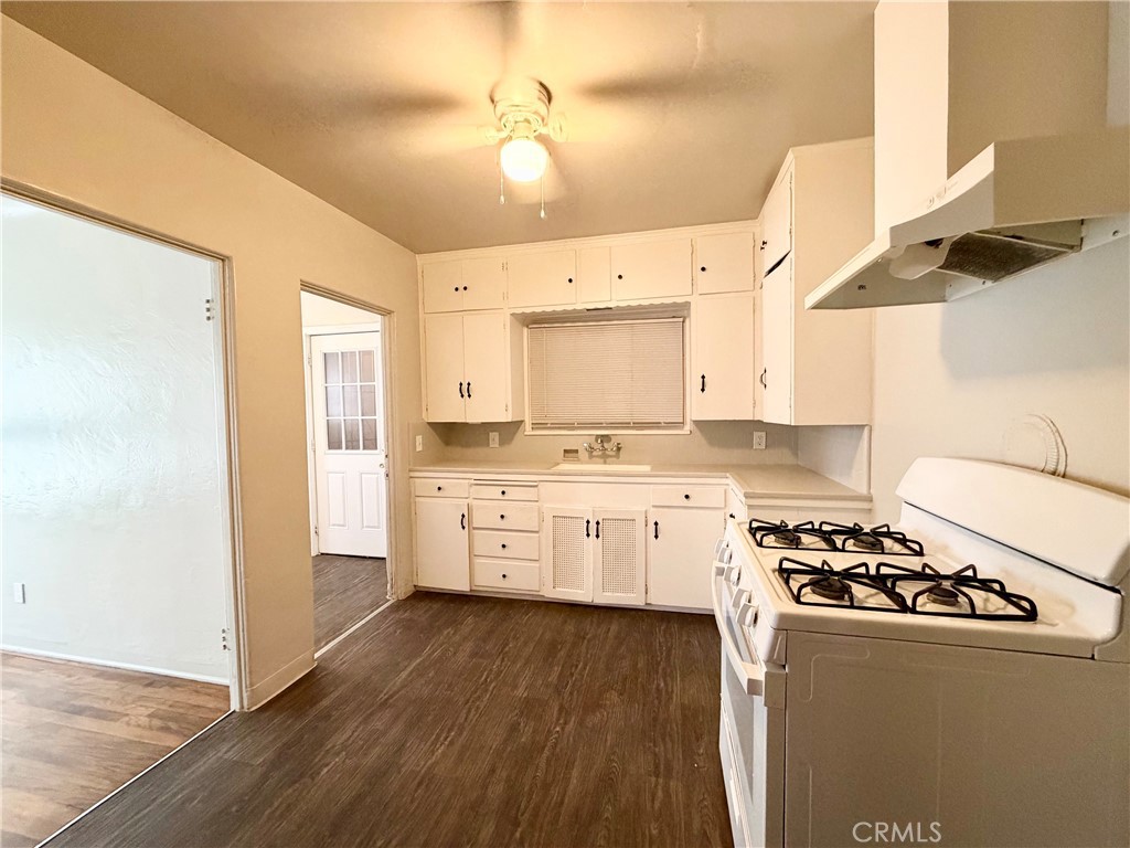 2201 F, Merced, CA 95340