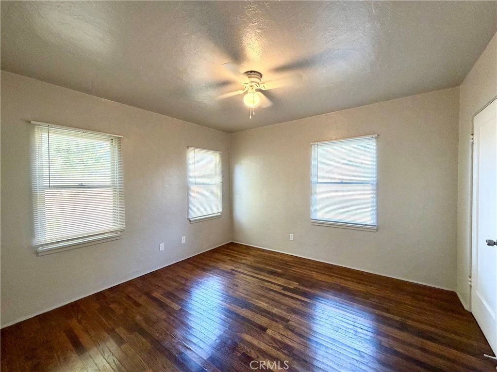 2201 F, Merced, CA 95340