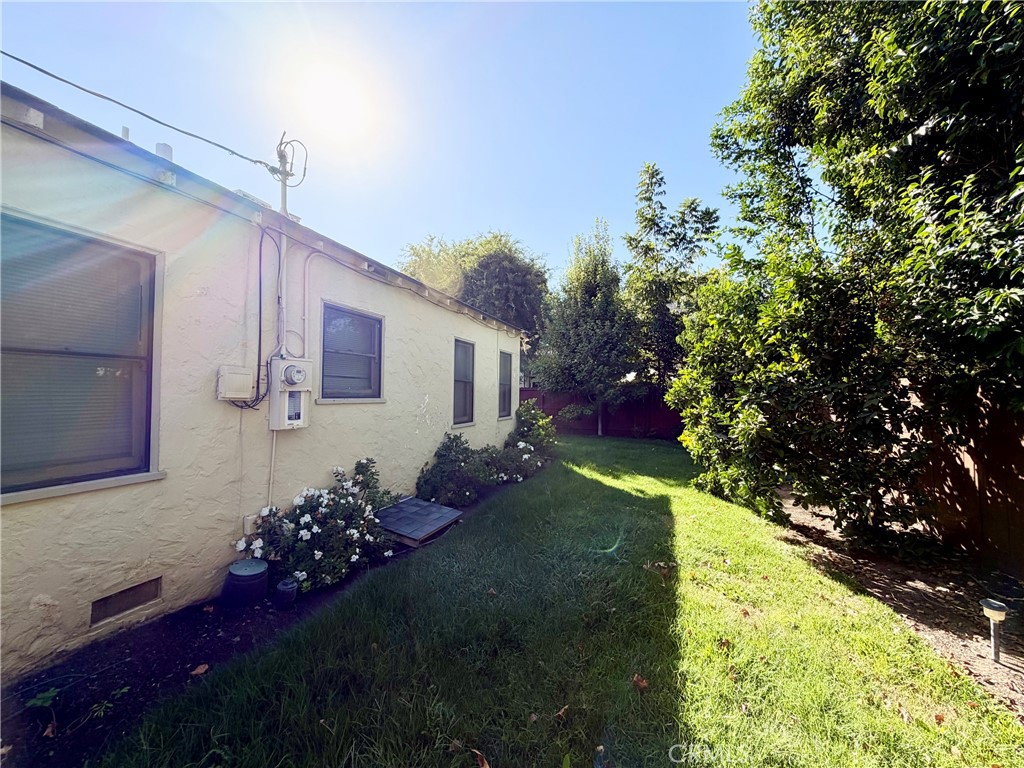 2201 F, Merced, CA 95340