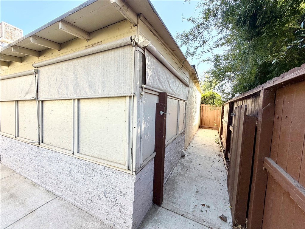 2201 F, Merced, CA 95340