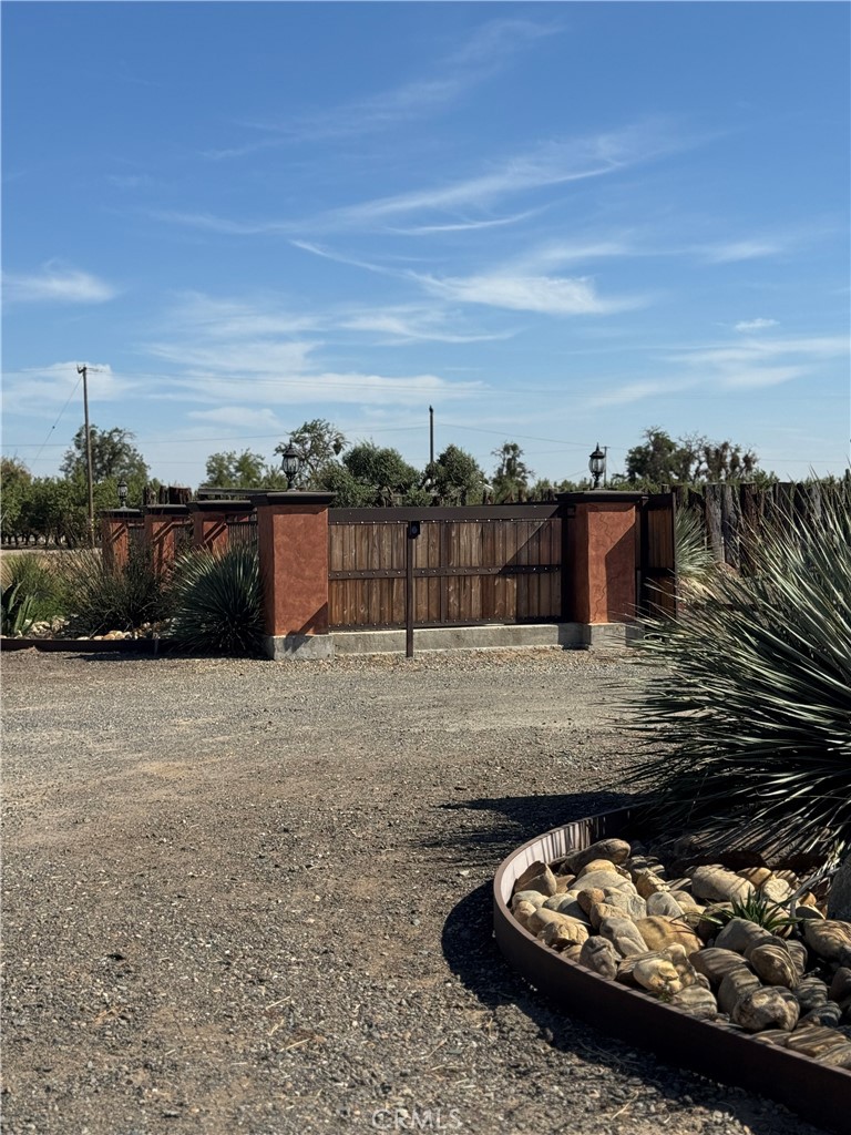 5200 N Gratton, Denair, CA 95316