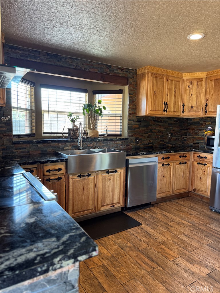 5200 N Gratton, Denair, CA 95316