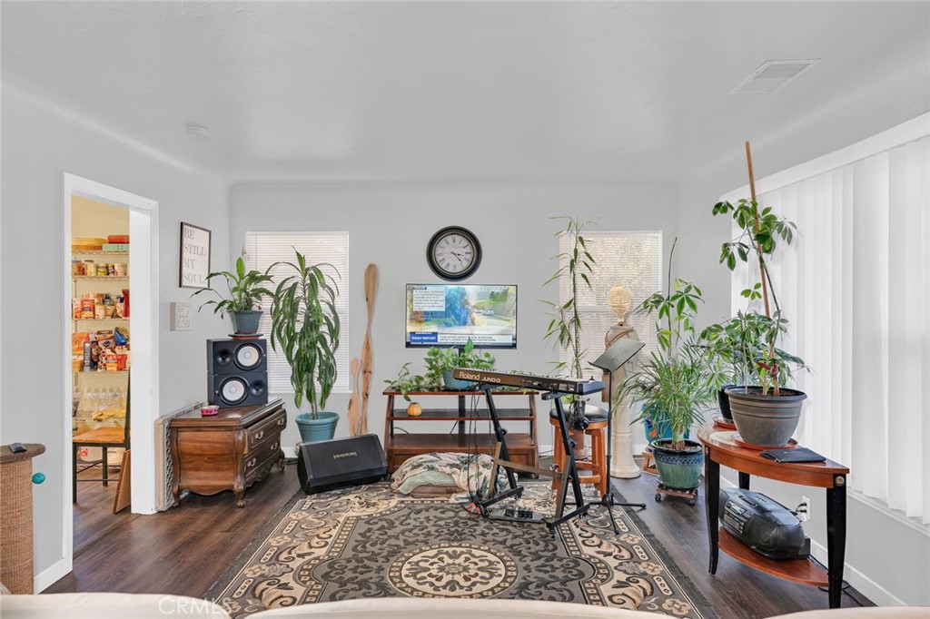 521 E Marshall, Turlock, CA 95380