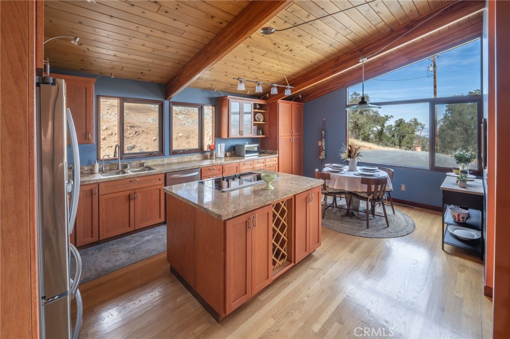 9256 Lazo Way, La Grange, CA 95329