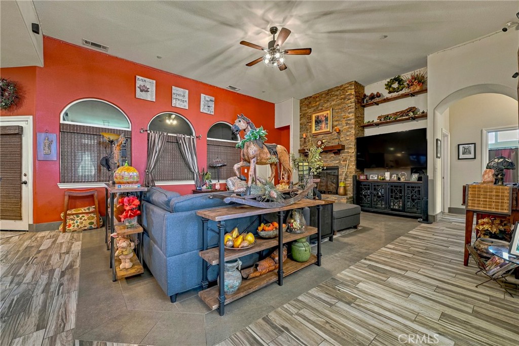 1923 Joeys Ct, Atwater, CA 95301