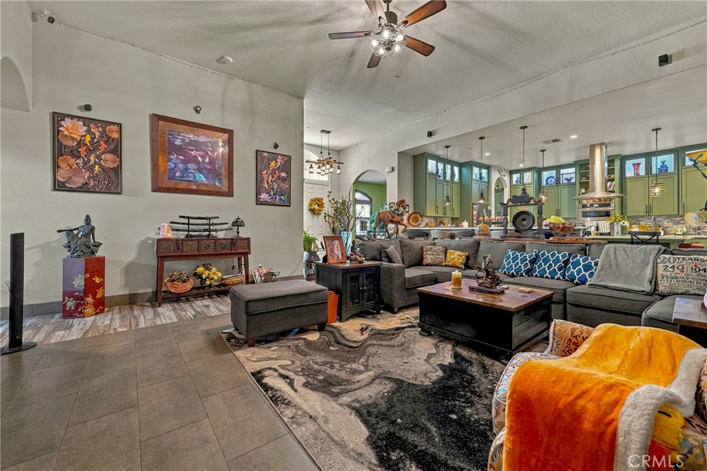 1923 Joeys Ct, Atwater, CA 95301