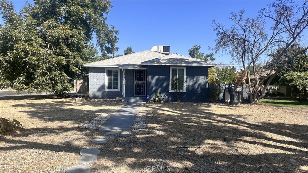 905 E Saginaw, Fresno, CA 93704