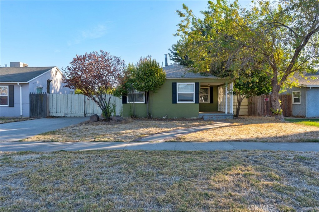 360 E 19th St, Merced, CA 95340