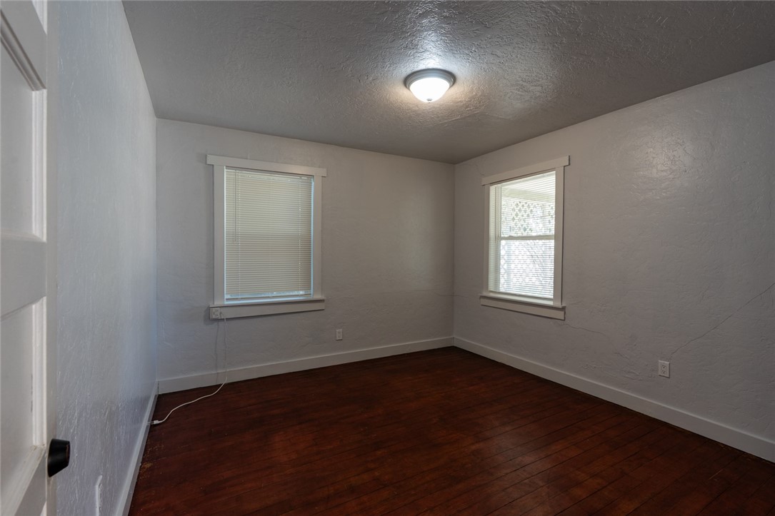360 E 19th St, Merced, CA 95340