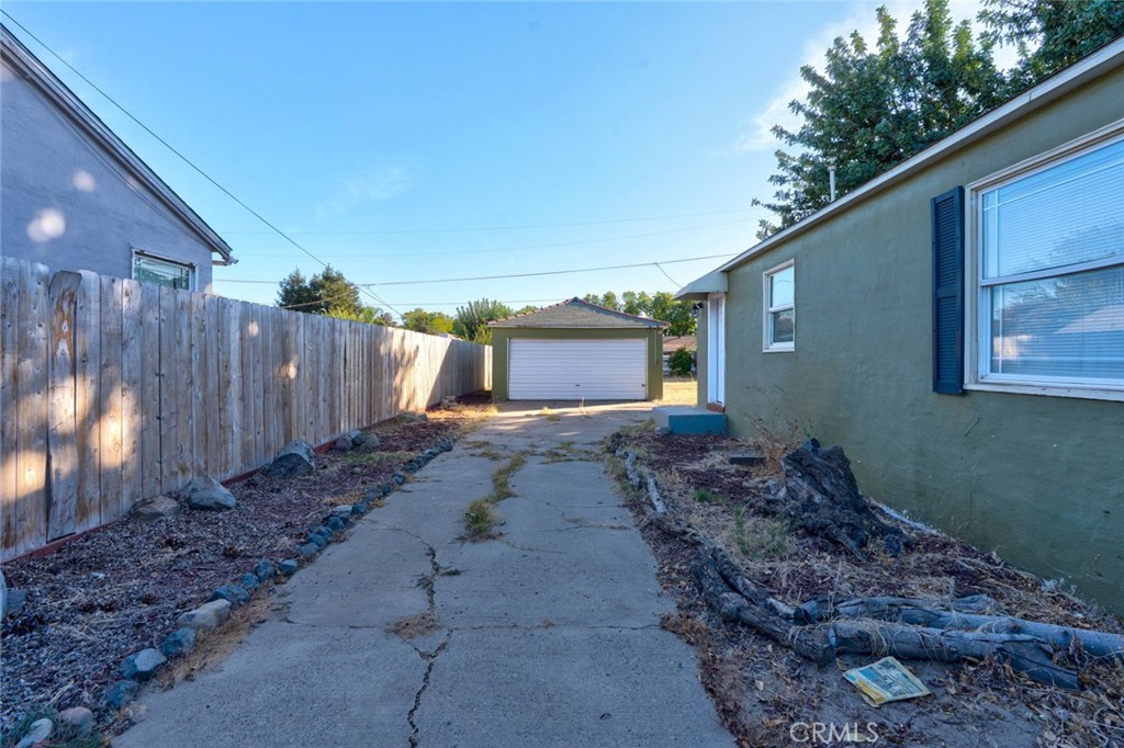 360 E 19th St, Merced, CA 95340