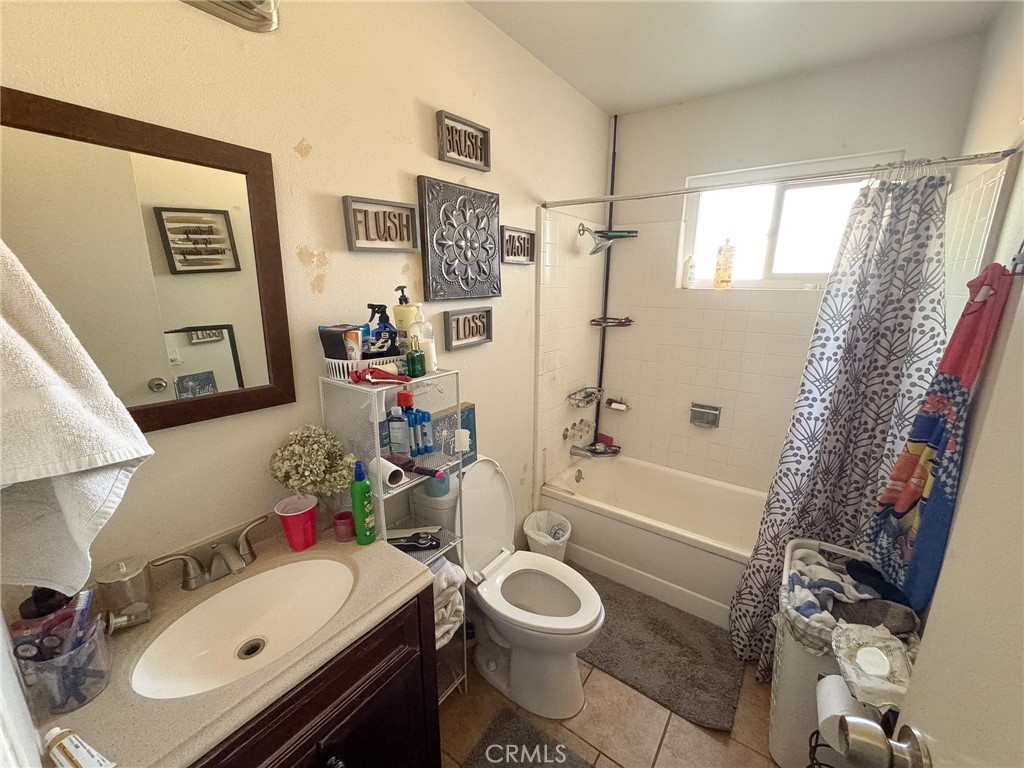 1140 Front St, Livingston, CA 95334