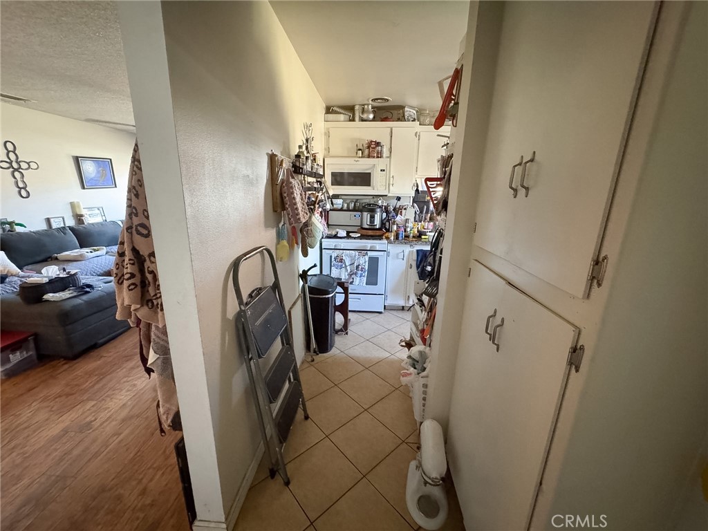 1140 Front St, Livingston, CA 95334
