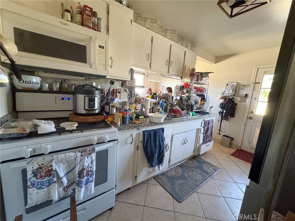 1140 Front St, Livingston, CA 95334