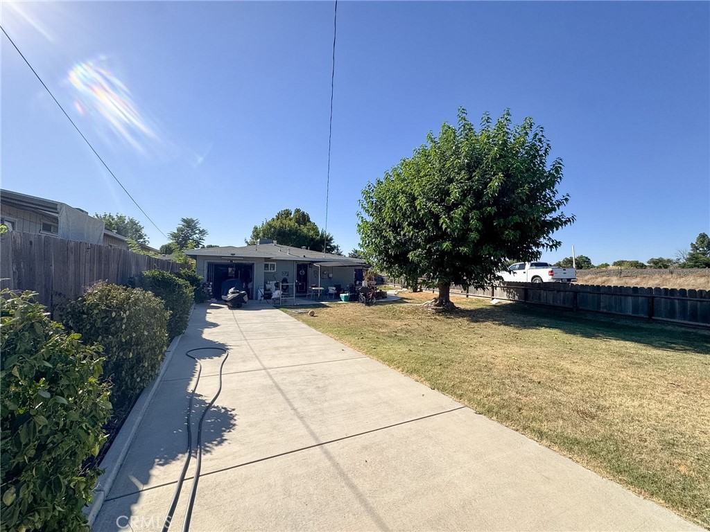 1140 Front St, Livingston, CA 95334