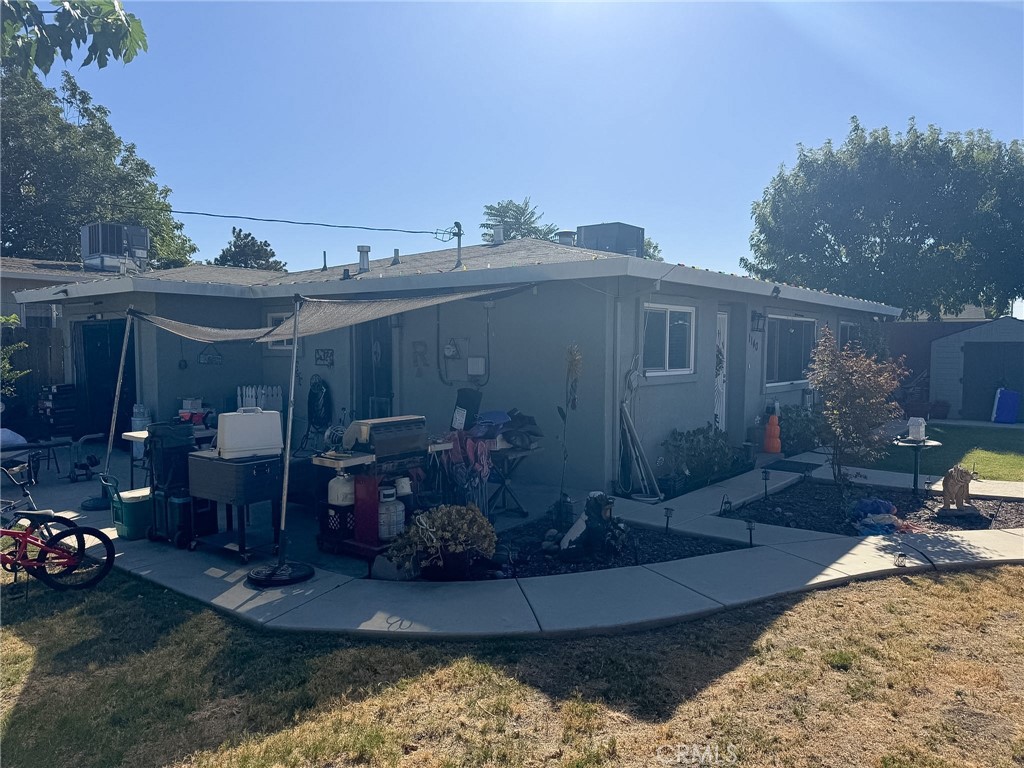 1140 Front St, Livingston, CA 95334