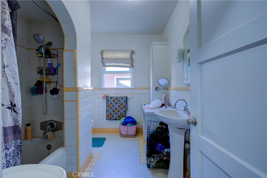 420 W 19th St, Merced, CA 95340