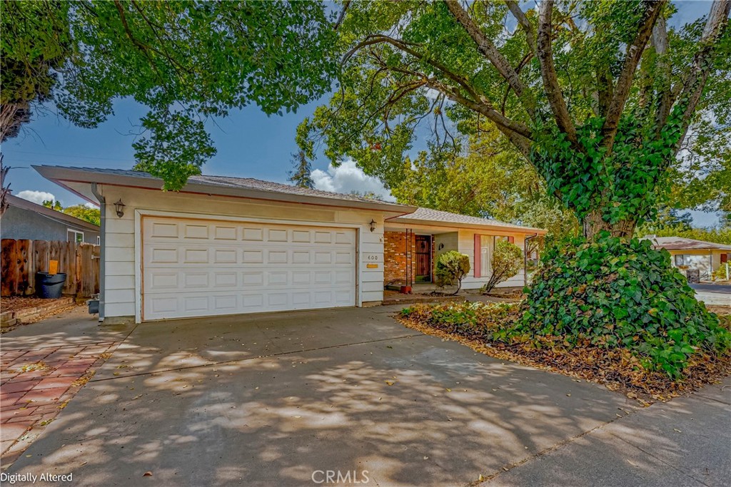 600 Dennis Ct, Merced, CA 95340