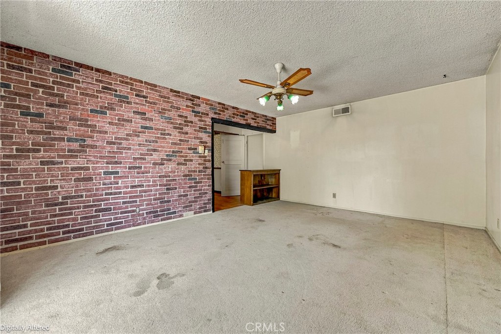 600 Dennis Ct, Merced, CA 95340