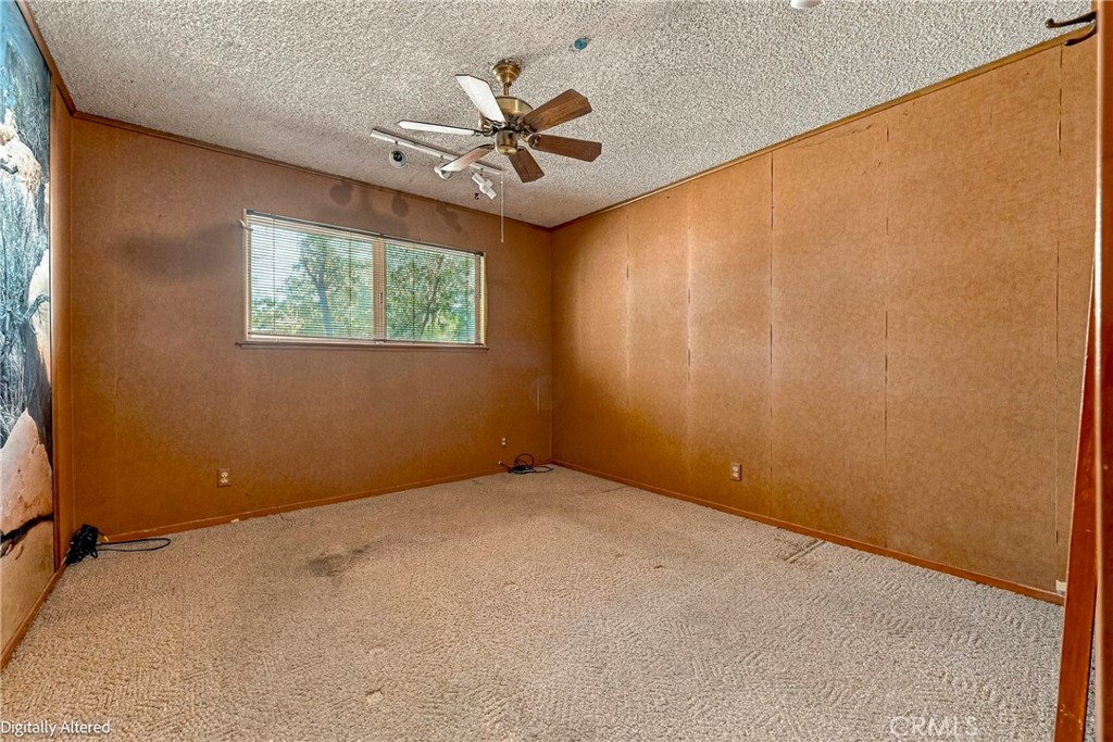 600 Dennis Ct, Merced, CA 95340