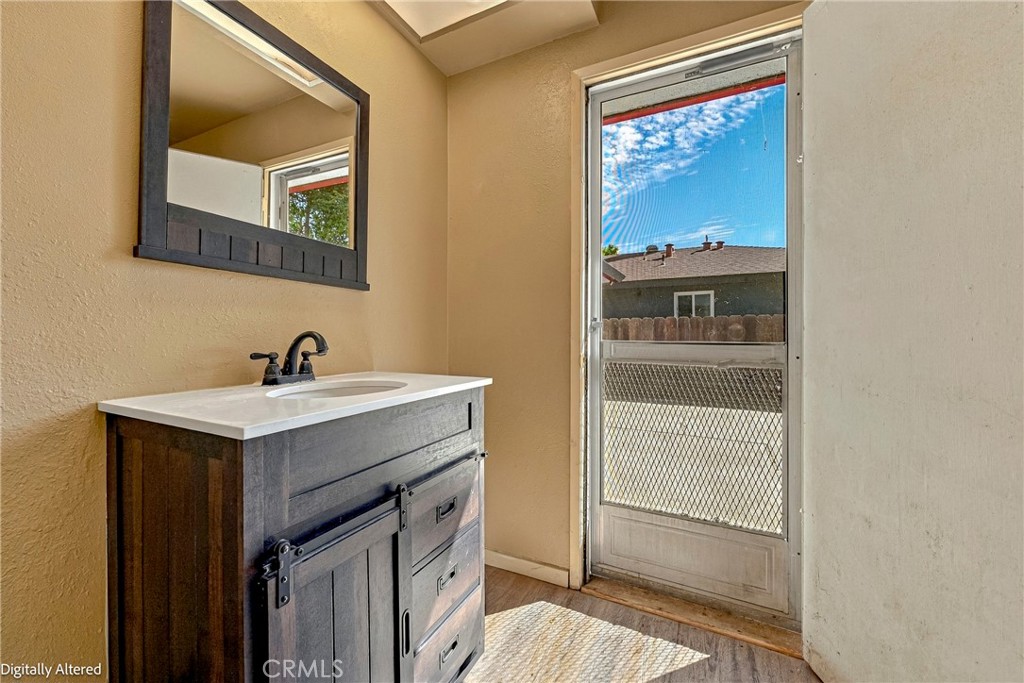 600 Dennis Ct, Merced, CA 95340