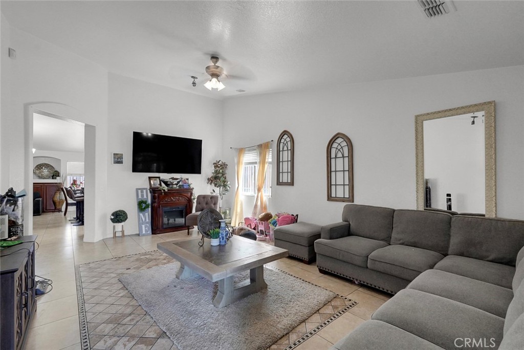 3770 Buenaventura, Ceres, CA 95307