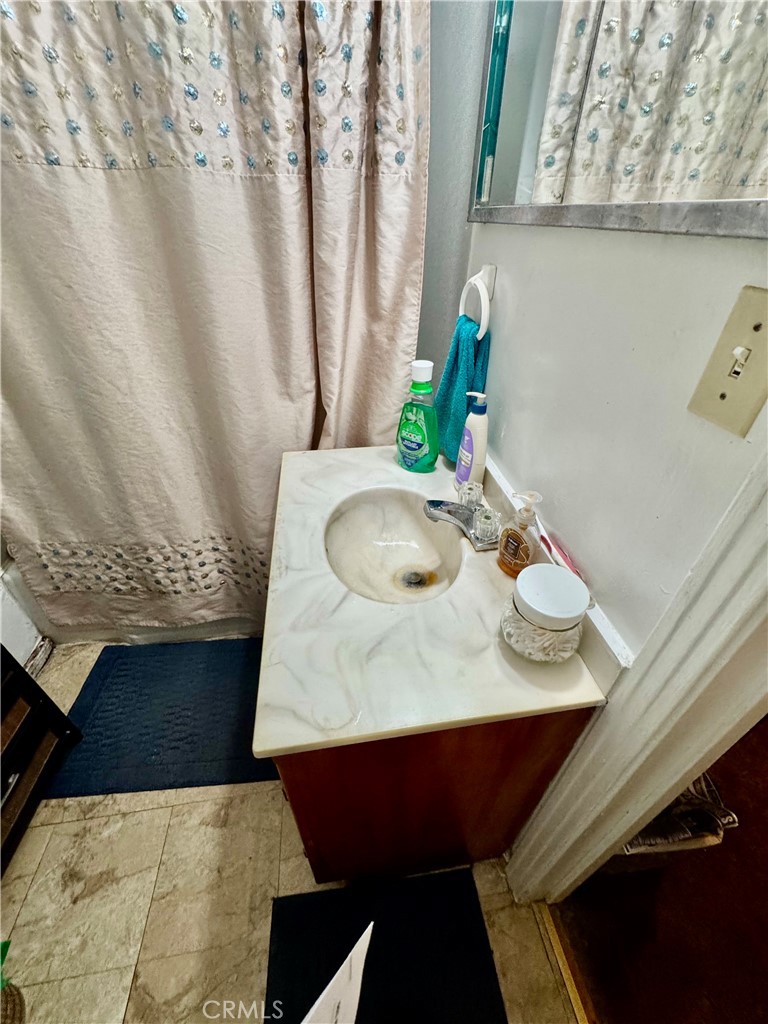 901 Elm Ave, Atwater, CA 95301