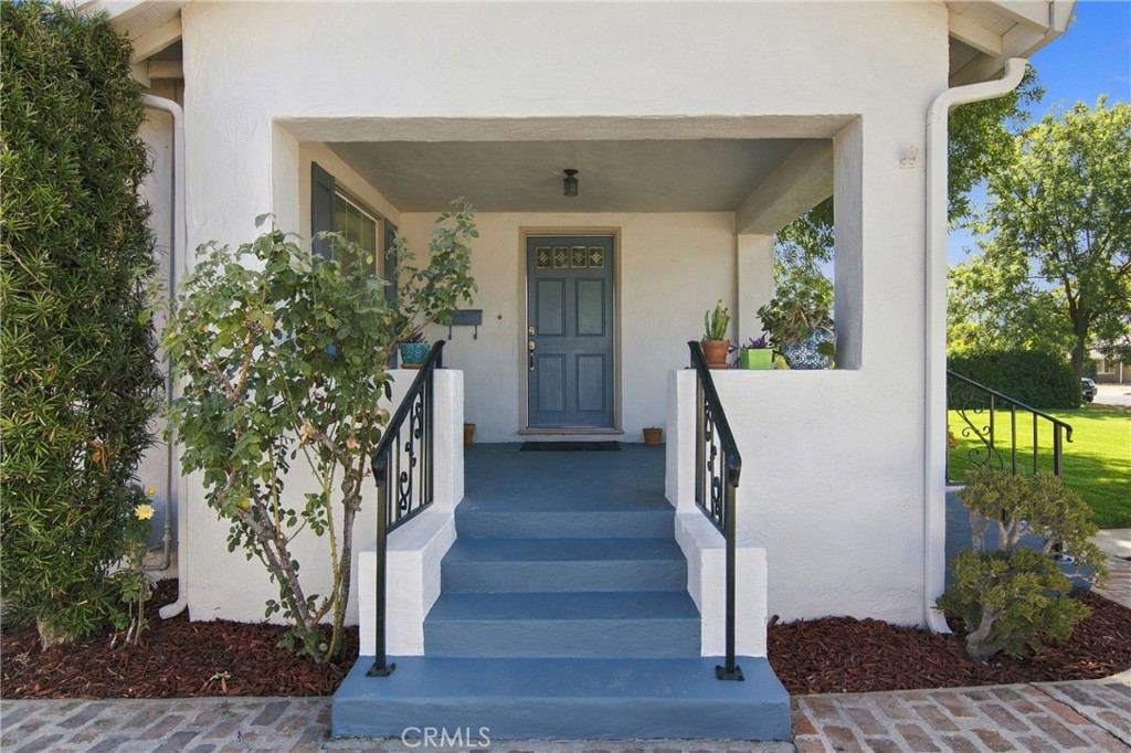 611 E 20th St, Merced, CA 95340