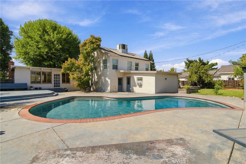 611 E 20th St, Merced, CA 95340