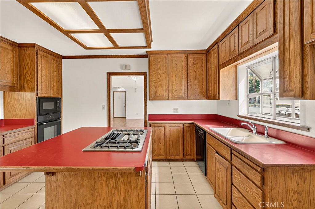 91 6th, Gustine, CA 95322