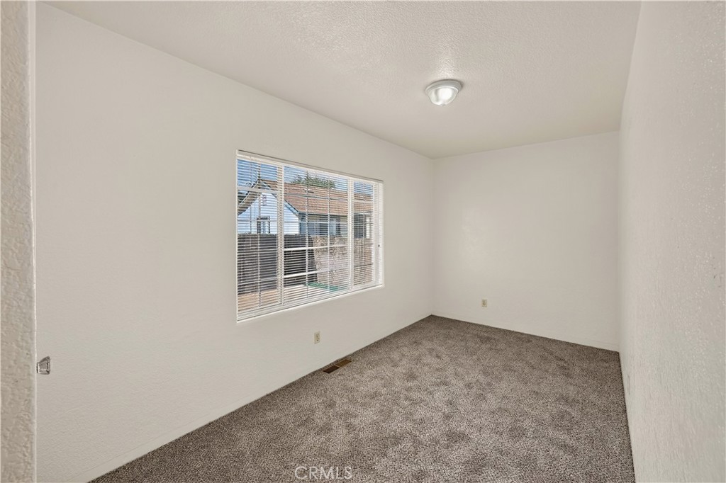 91 6th, Gustine, CA 95322