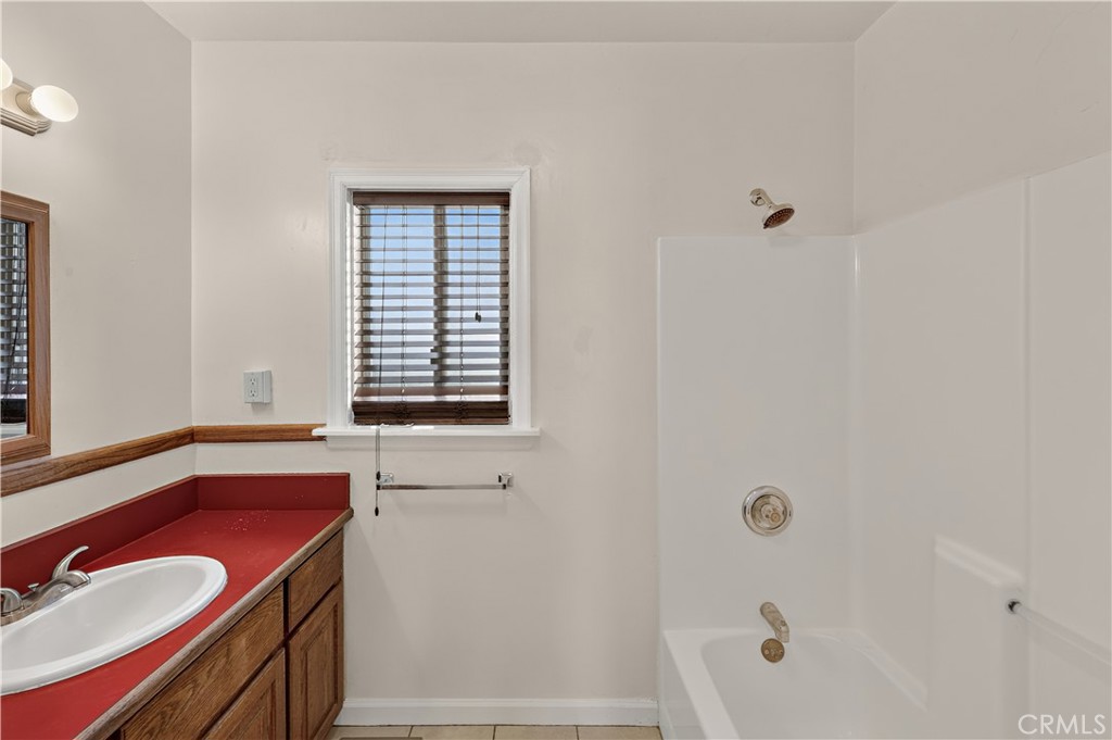91 6th, Gustine, CA 95322