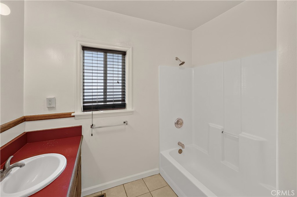 91 6th, Gustine, CA 95322