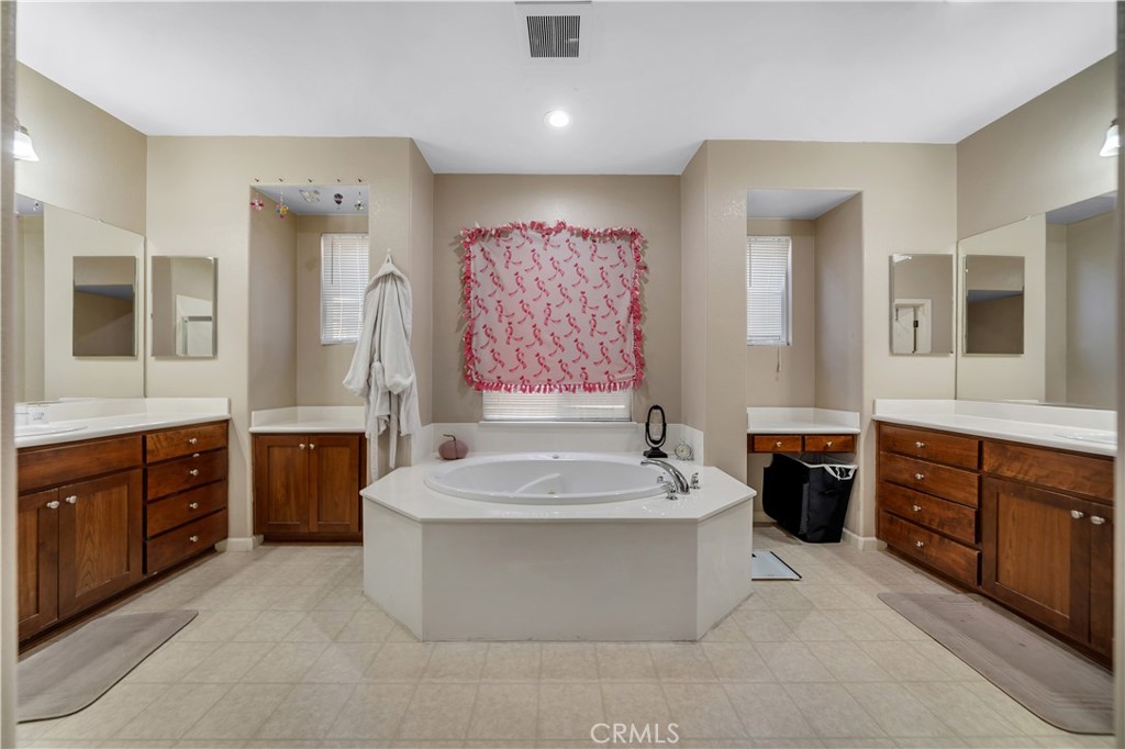 1289 Lurs Ct, Merced, CA 95348
