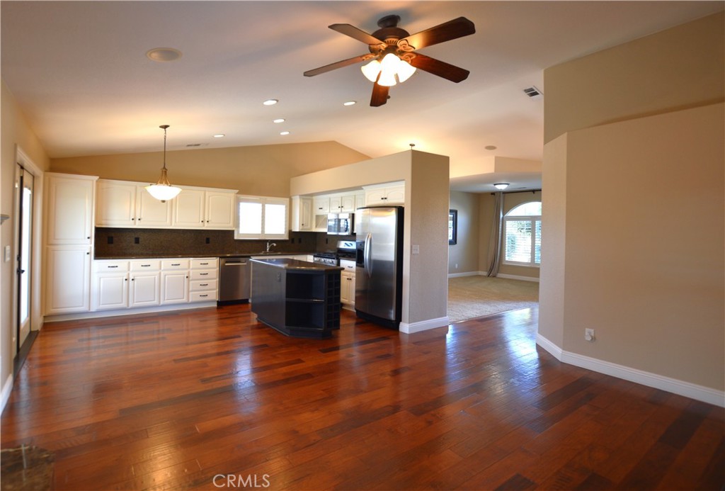 384 E Manzanita Dr, Atwater, CA 95301