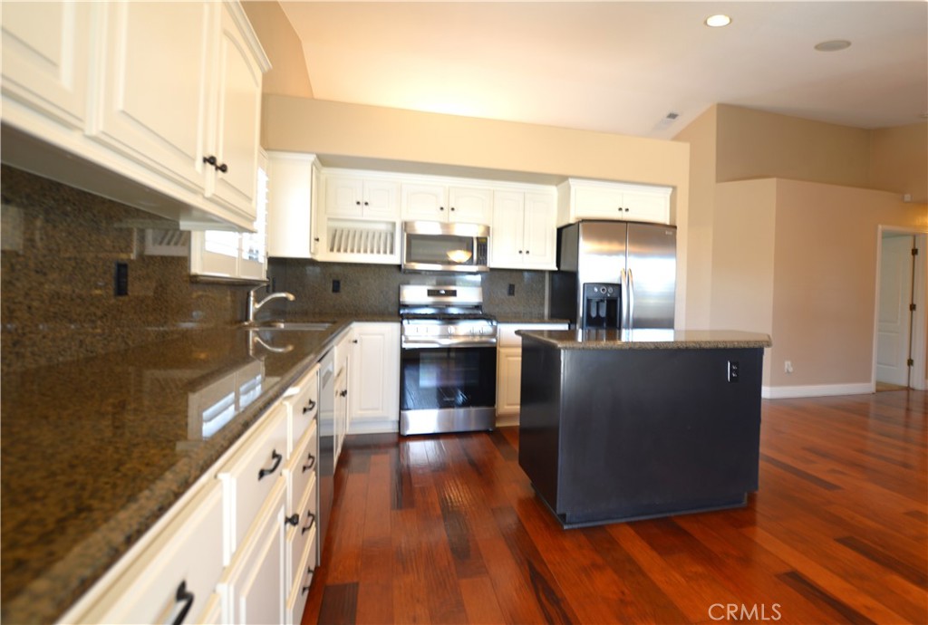 384 E Manzanita Dr, Atwater, CA 95301