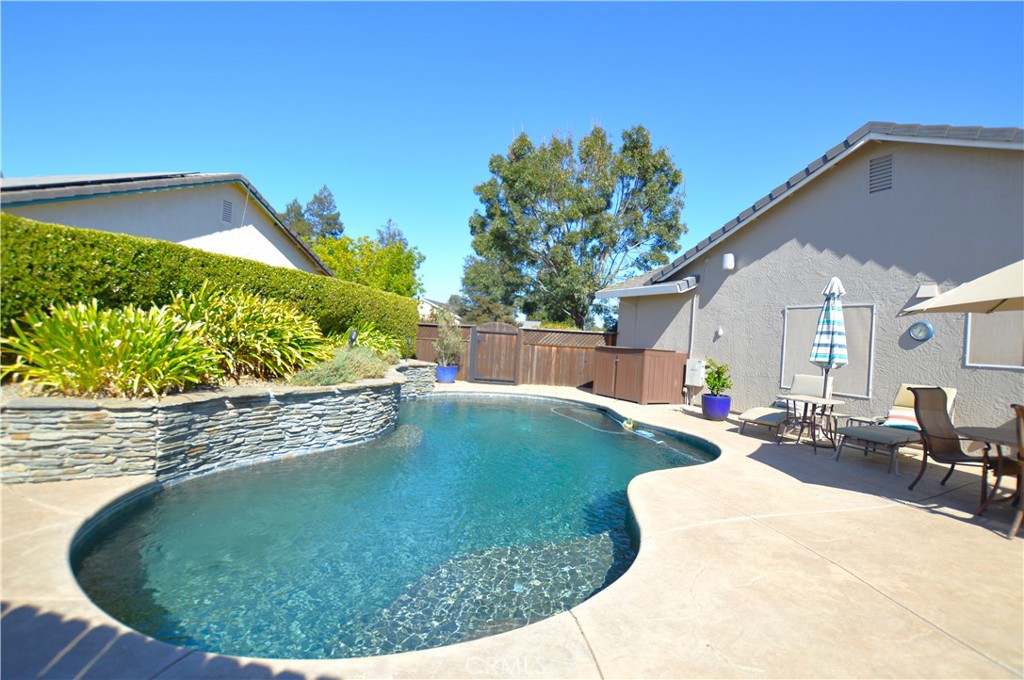 384 E Manzanita Dr, Atwater, CA 95301