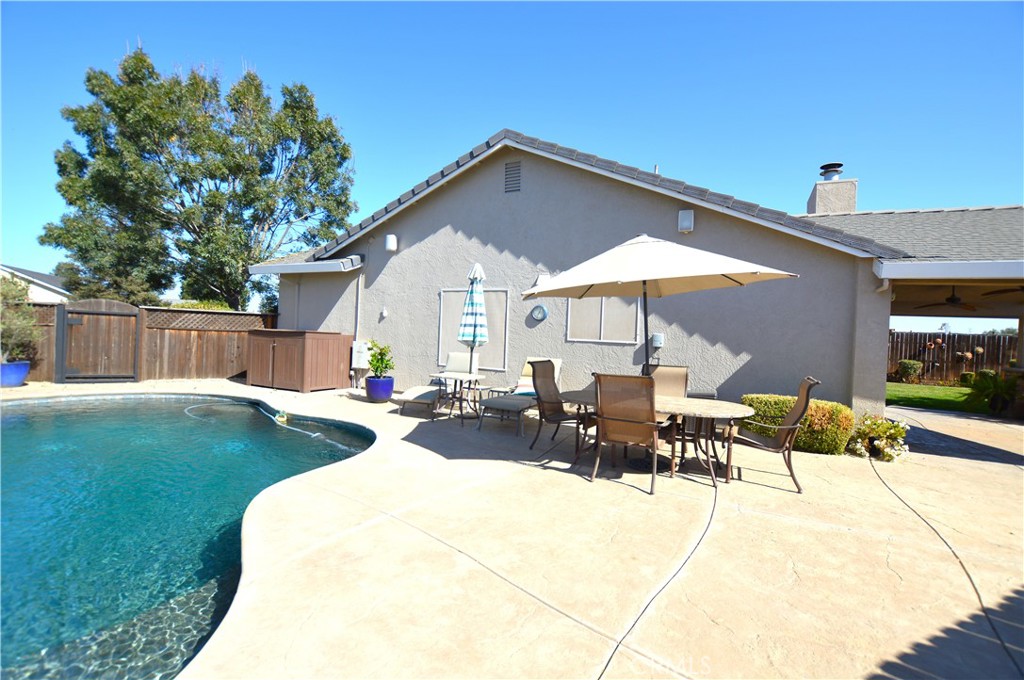 384 E Manzanita Dr, Atwater, CA 95301