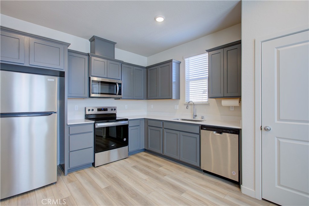 4721 Athena Dr, Merced, CA 95348