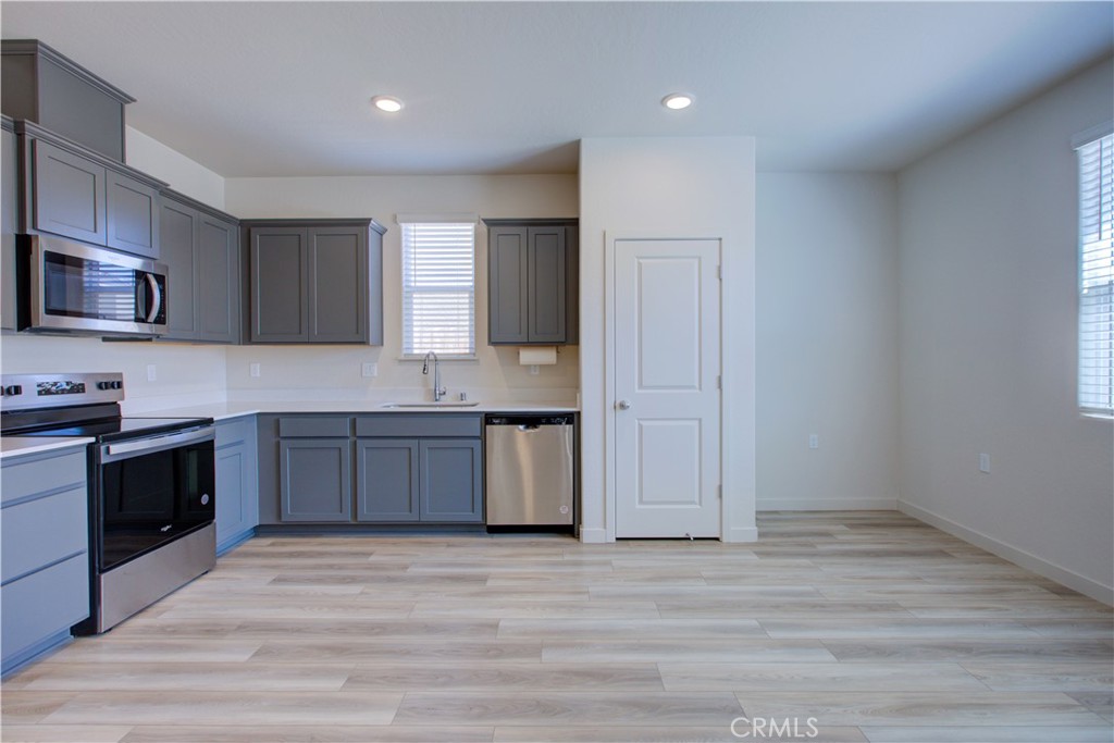 4721 Athena Dr, Merced, CA 95348