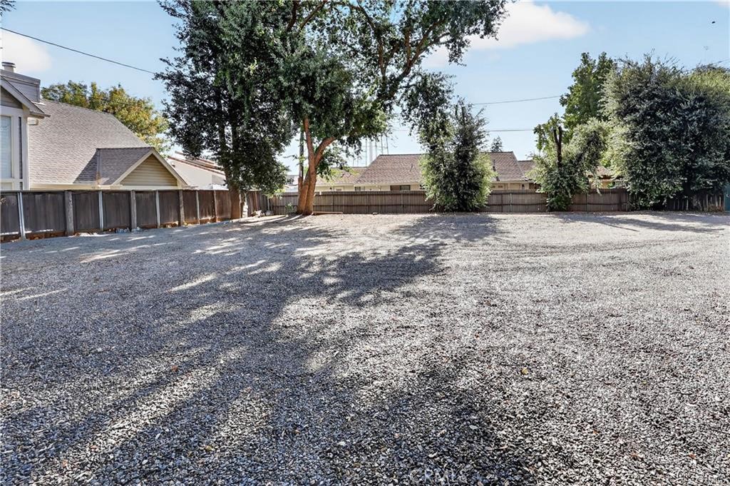 575 Bear Creek Dr, Merced, CA 95348