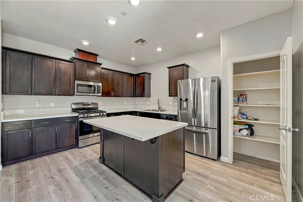 638 Phelps Dr, Merced, CA 95348