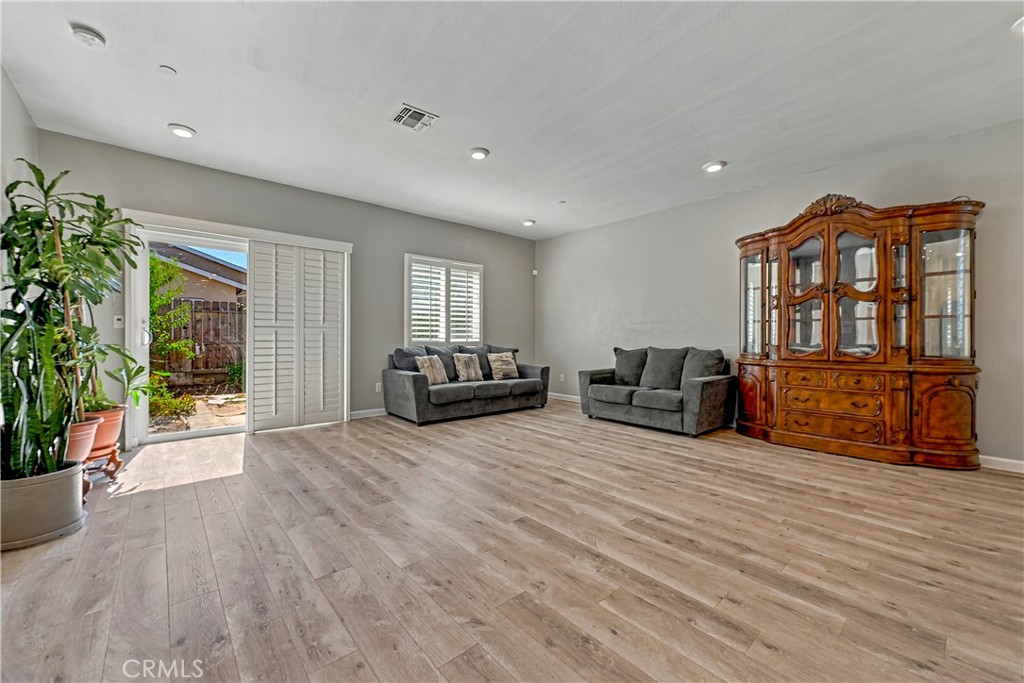 638 Phelps Dr, Merced, CA 95348