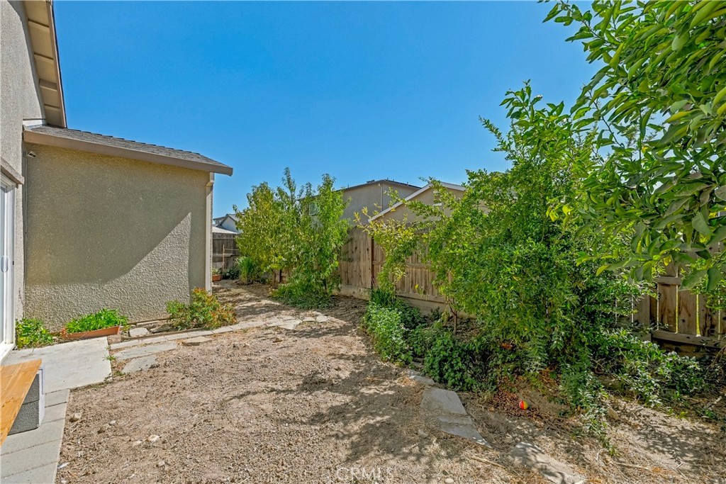 638 Phelps Dr, Merced, CA 95348