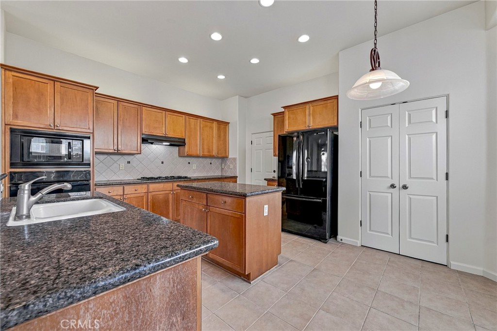8185 Lake Shore, Chowchilla, CA 93610