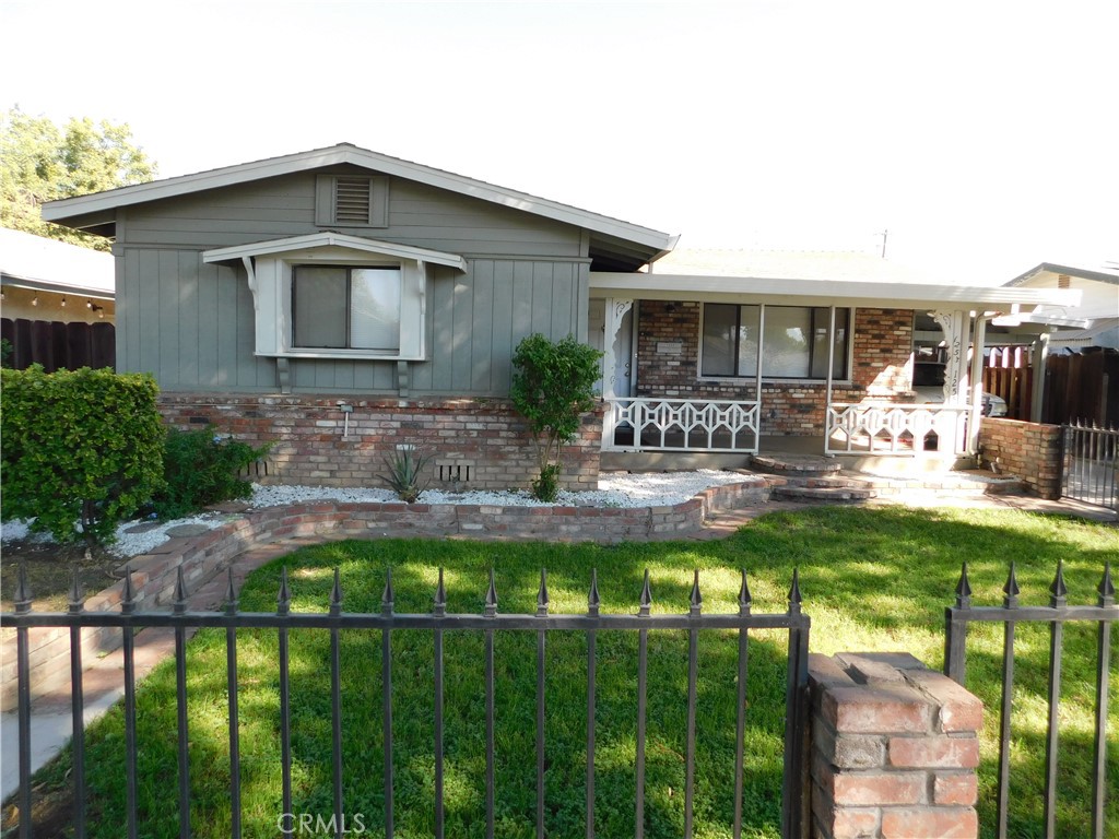 1253 W 11th St, Merced, CA 95341