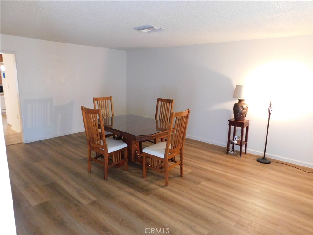 1253 W 11th St, Merced, CA 95341