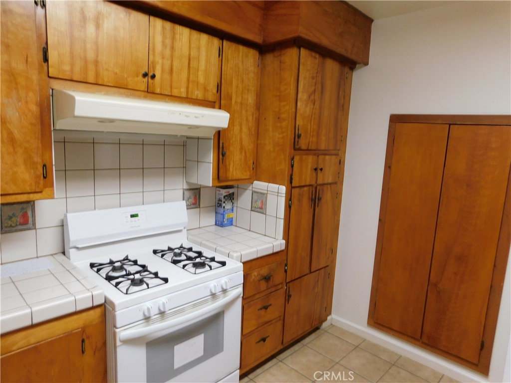 1253 W 11th St, Merced, CA 95341