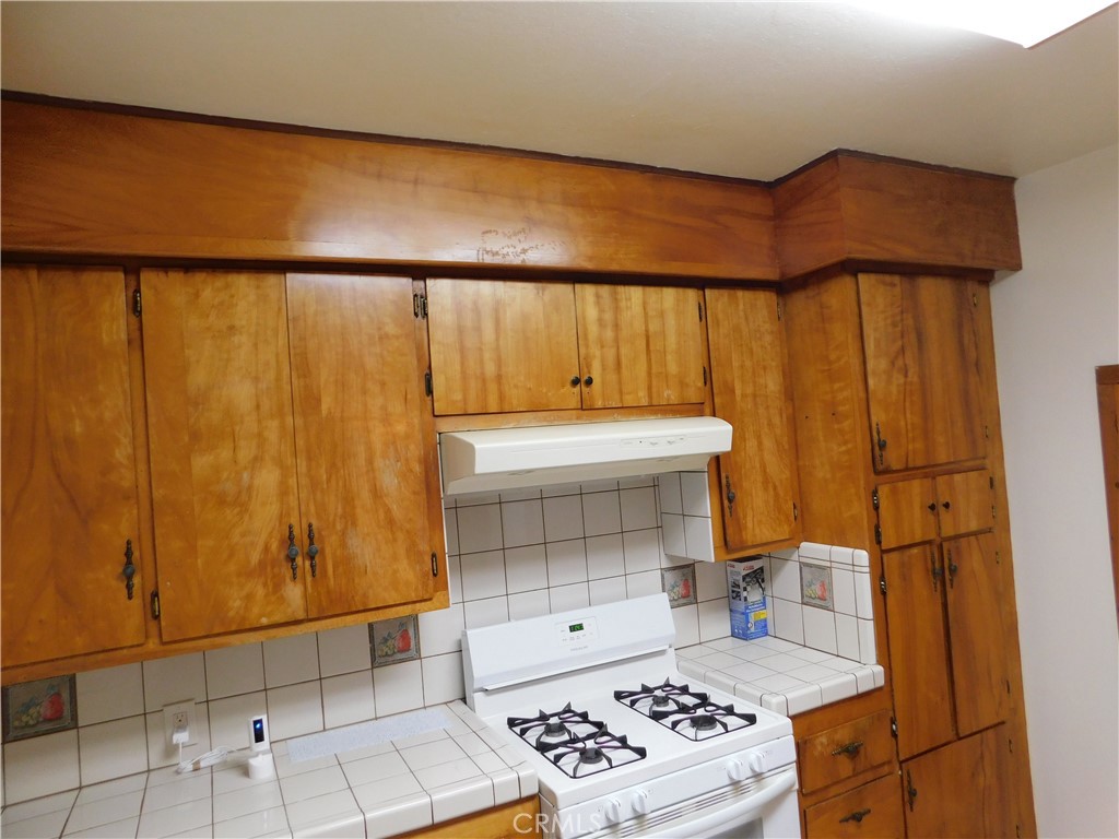 1253 W 11th St, Merced, CA 95341
